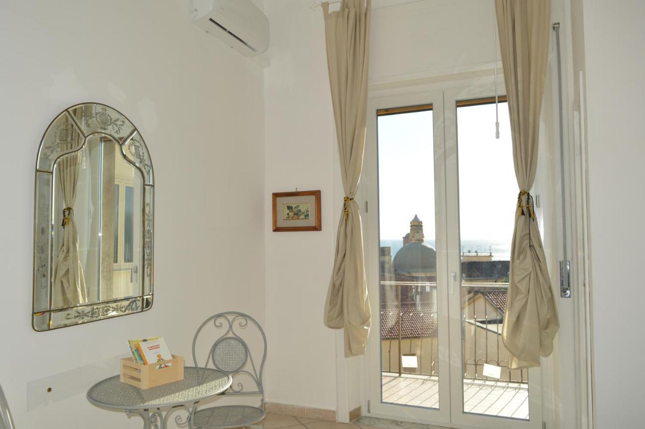 Antica Dimora In Centro Apartment Salerno Luaran gambar